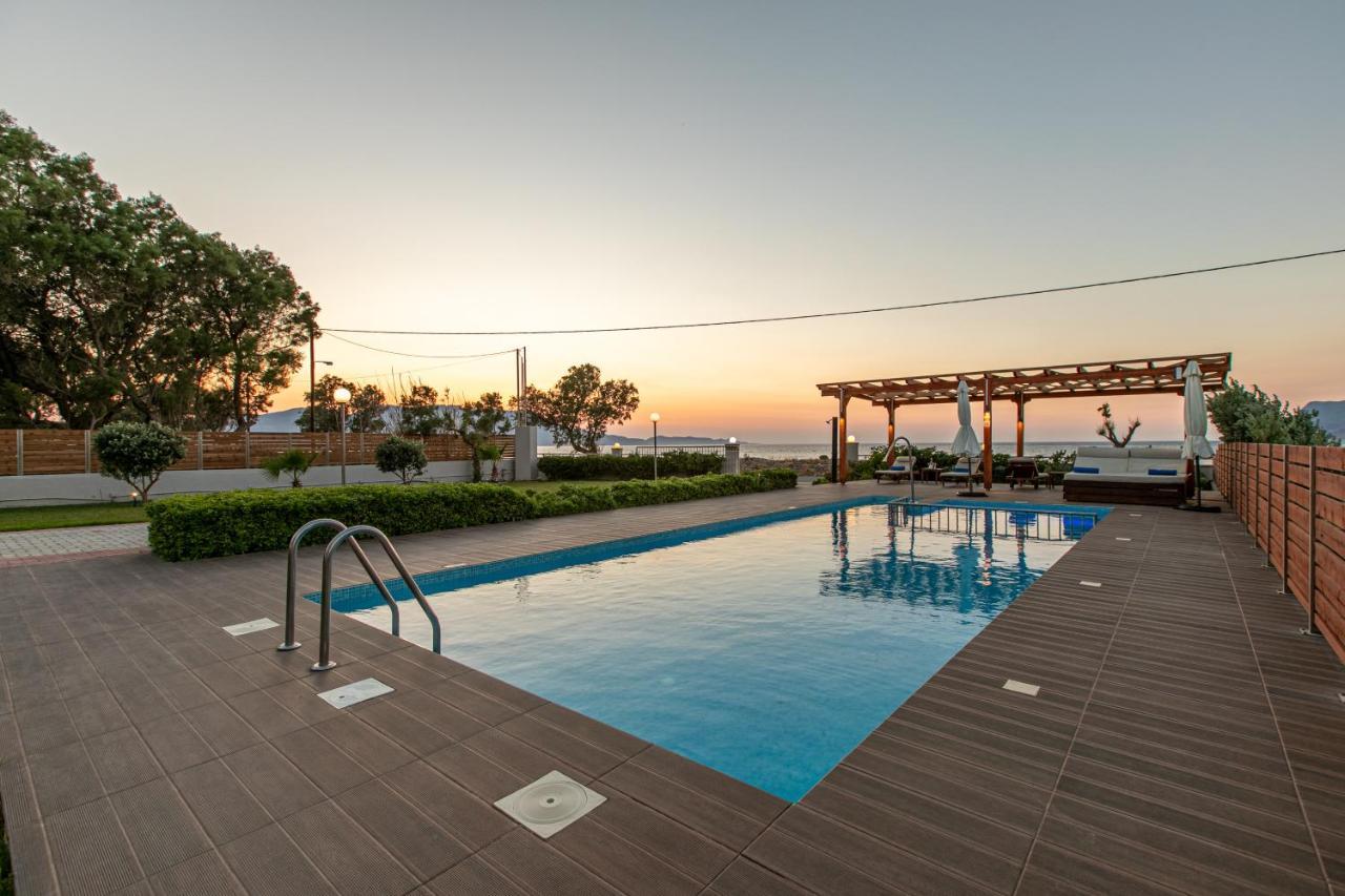 Niovi Seaside Suites Kíssamos Exteriör bild