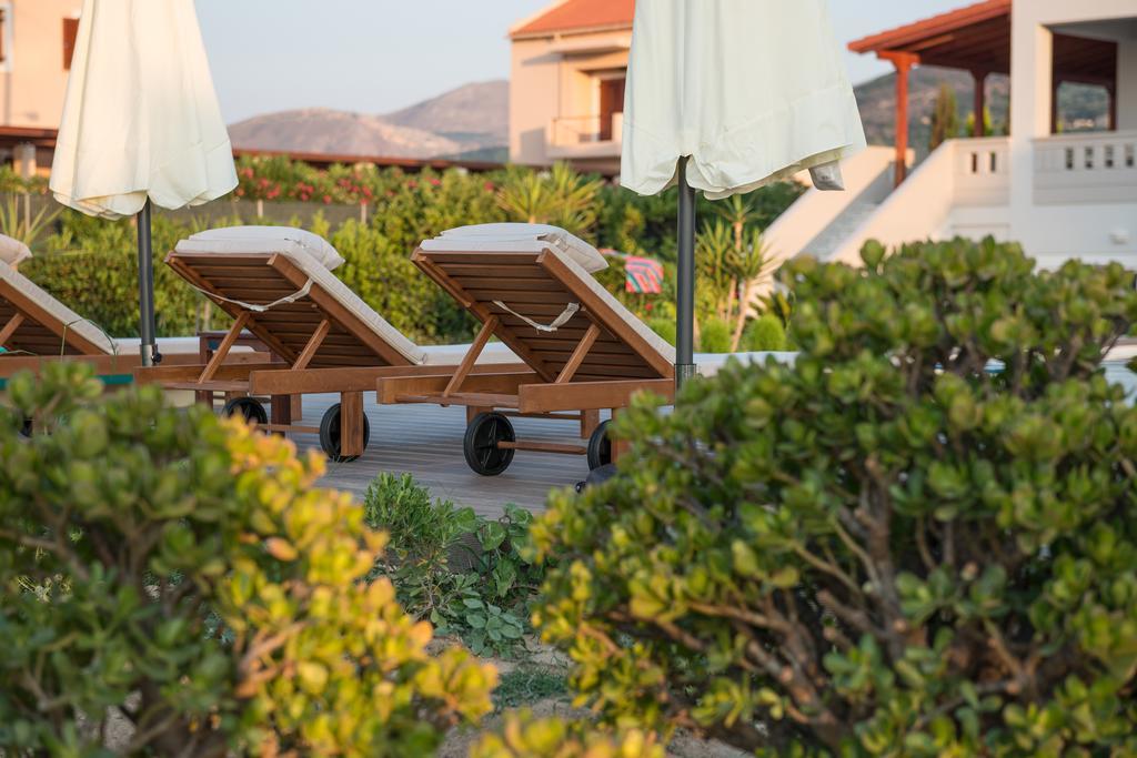 Niovi Seaside Suites Kíssamos Exteriör bild