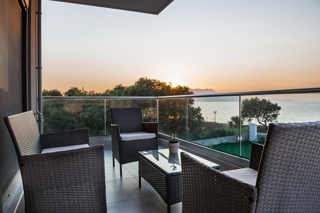 Niovi Seaside Suites Kíssamos Exteriör bild