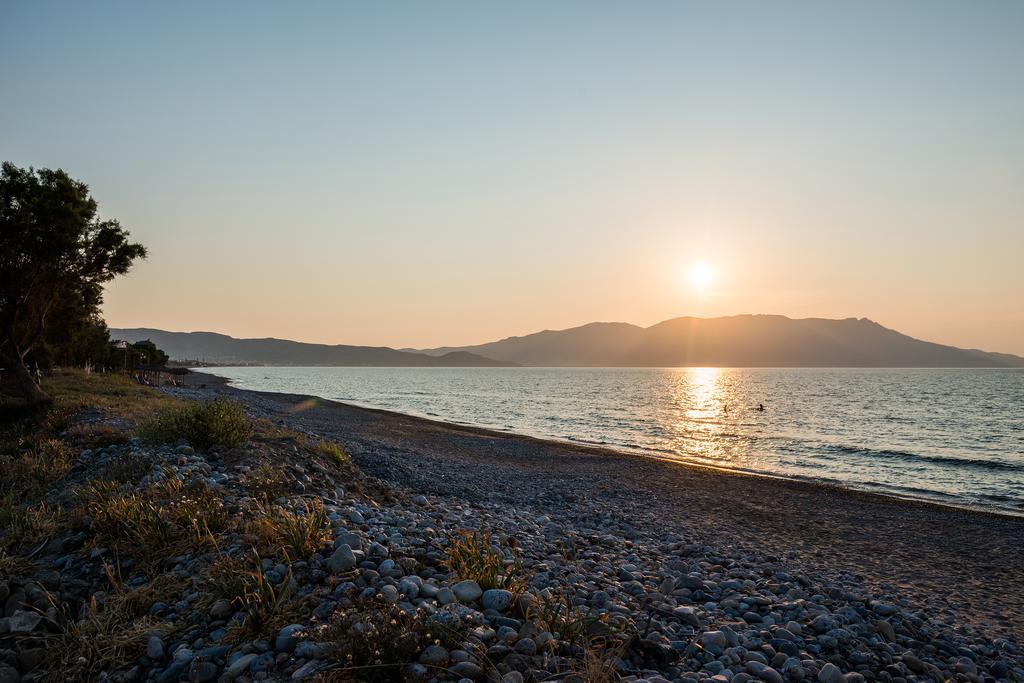 Niovi Seaside Suites Kíssamos Exteriör bild