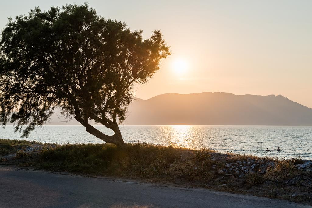 Niovi Seaside Suites Kíssamos Exteriör bild